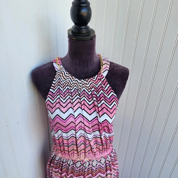 Jennifer Lopez Pink and White High Low Sundress with Sleeveless Halter Neck - Picture 2 of 16